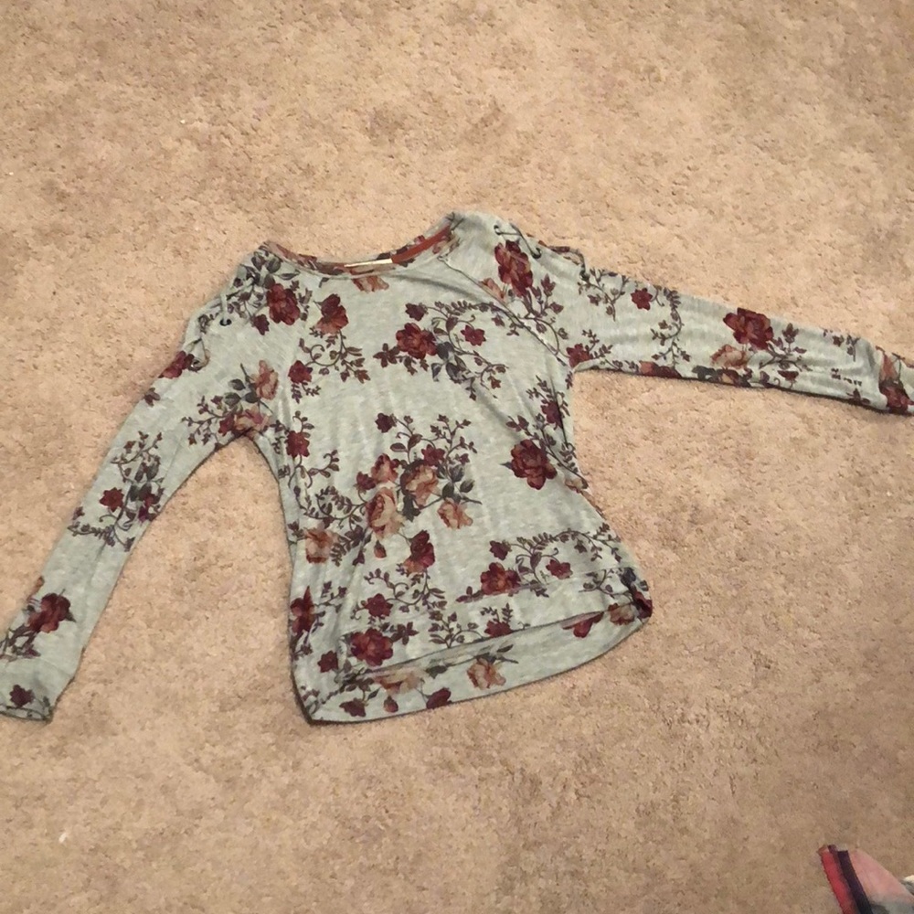 🌺Floral Gray light sweater🌺 lace up sleeves